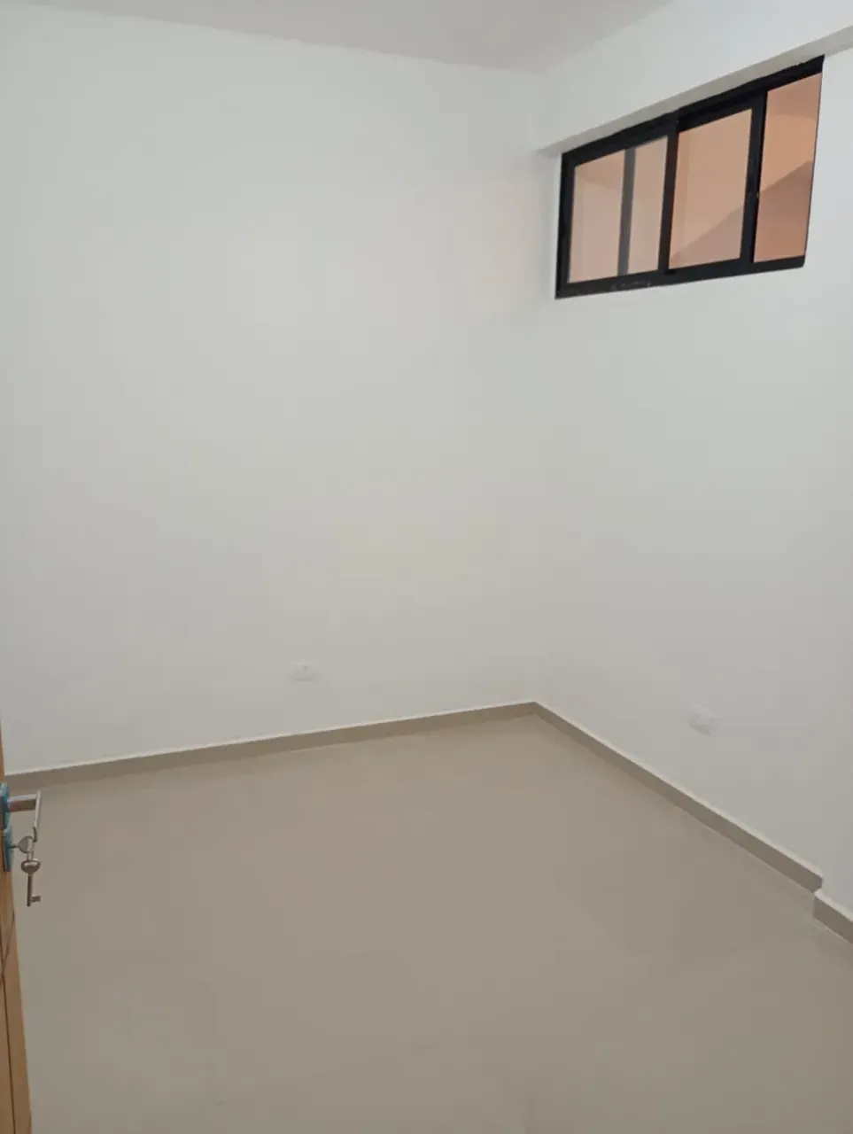 Квартира з 2 спальнями та 1 ванною, 1 місце для авто — photo 2