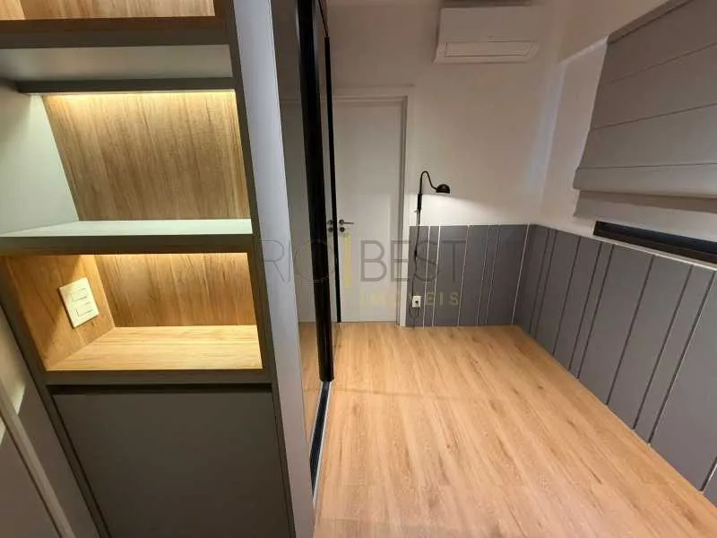 Furnished apartment with 3 suites and glass balcony — photo 14