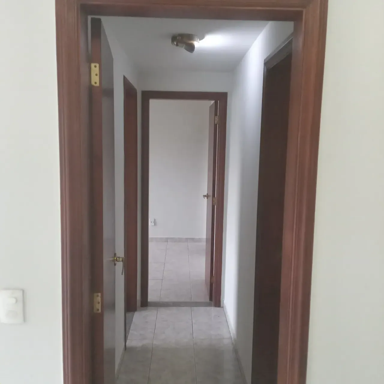 Apartamento com box de vidro no banheiro e 1 vaga — photo 16