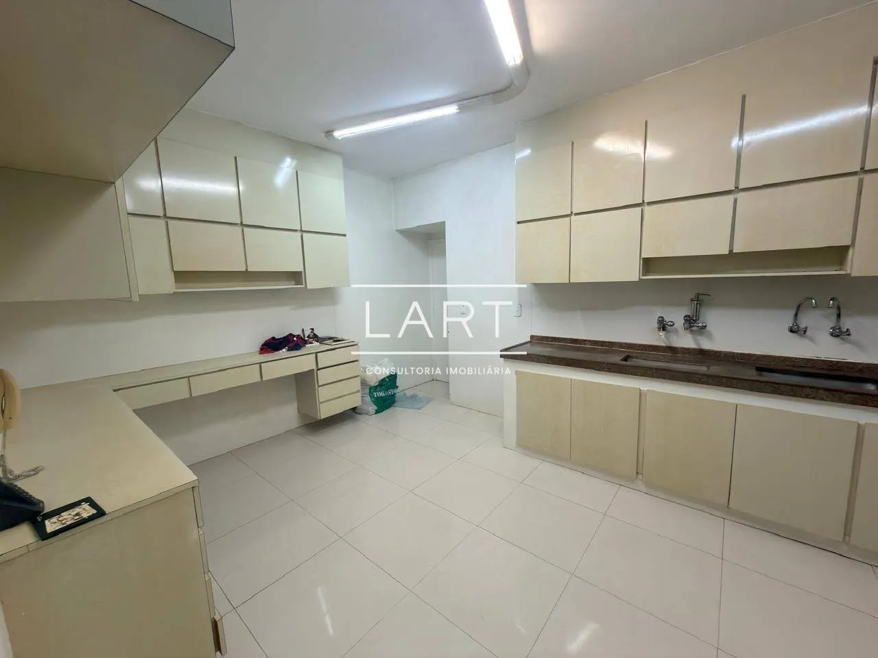 3-bedroom apartment with 159 m² and 1 parking space — photo 2