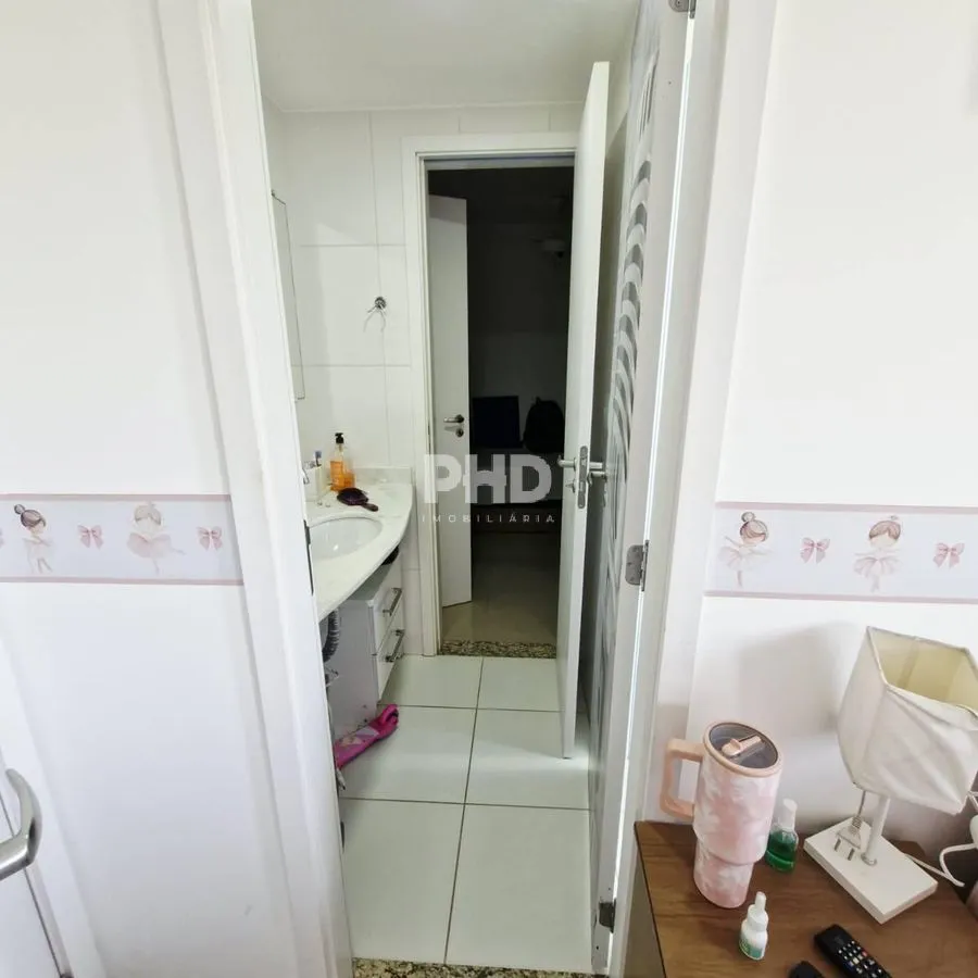 Furnished apartment, 95 m², with floor-to-ceiling windows — photo 29