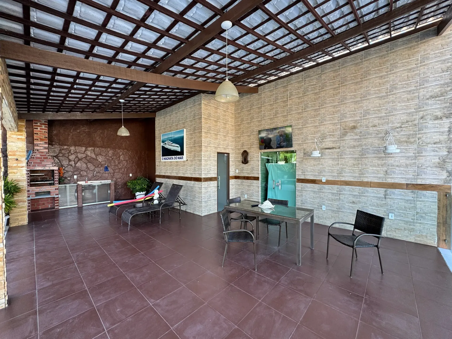 Furnished house with 5 en-suite bedrooms and private garden — photo 25