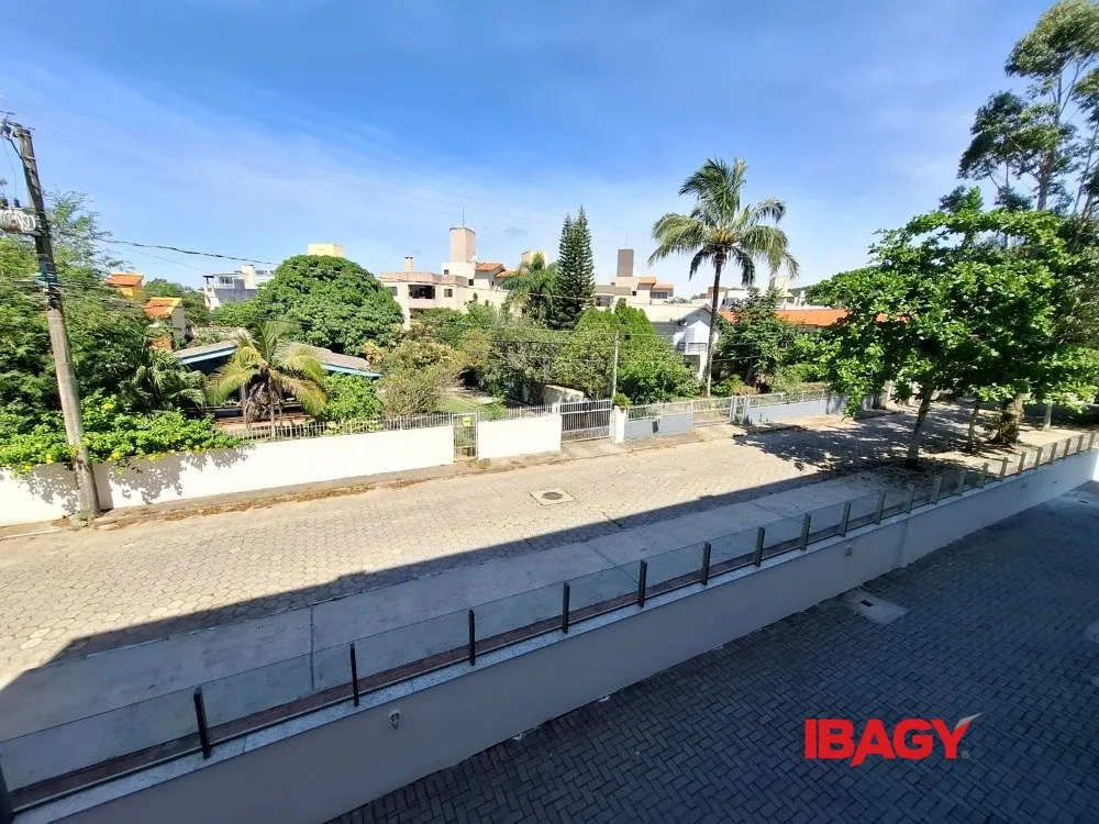 Apartamento amueblado de 2 dormitorios y 121 m² — photo 25