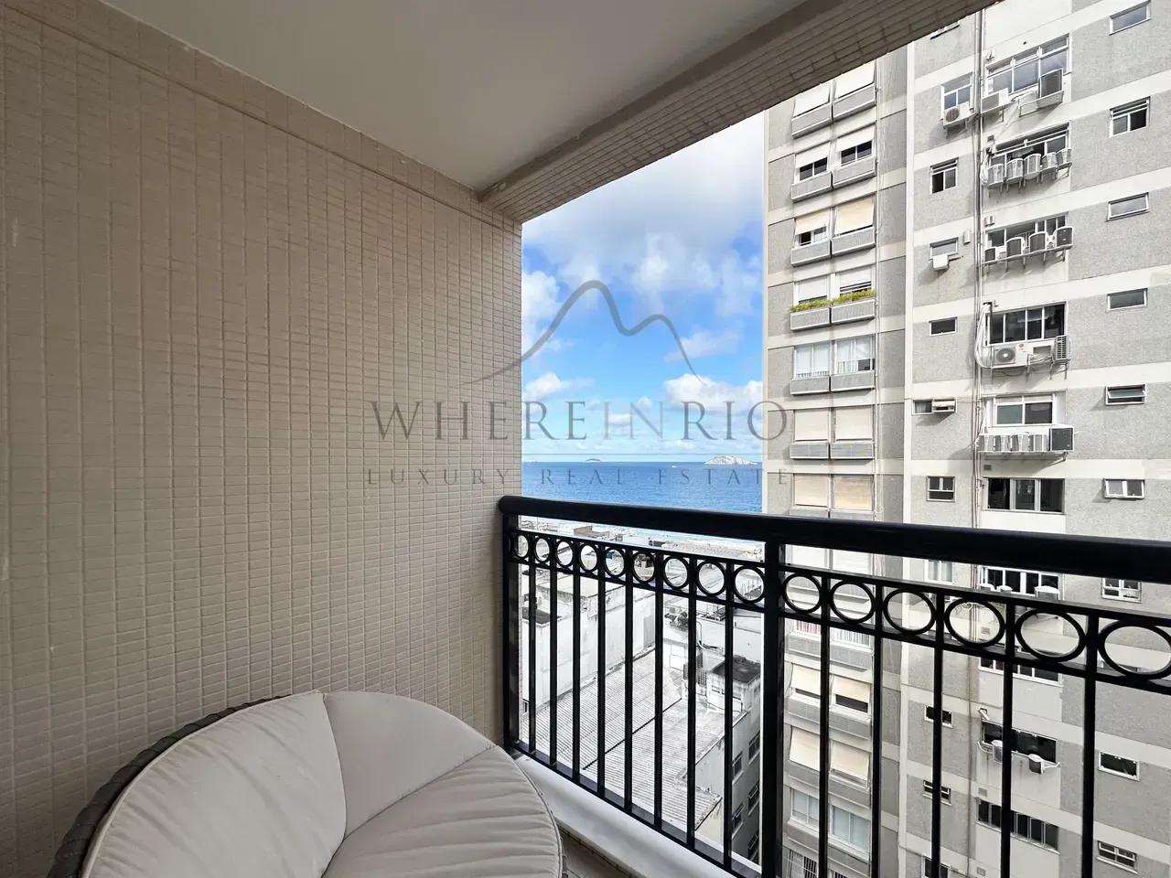 Furnished apartment with 2 bedrooms and water view — photo 20