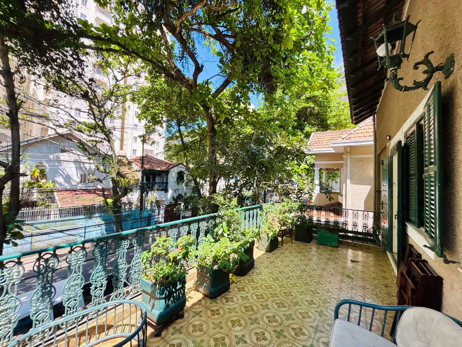 Furnished house, 380 m², with a grill on the balcony — photo 15