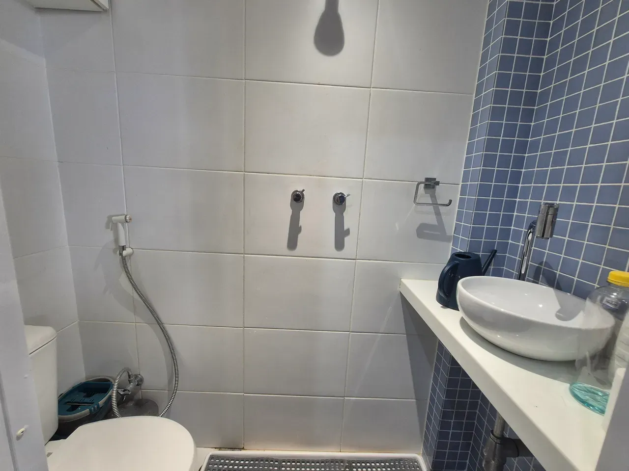 90 m² apartment with a home office and a washing machine — photo 29