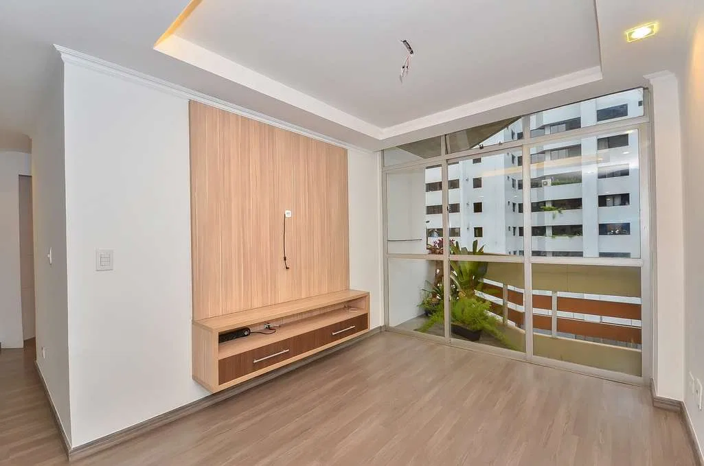 Home office in a 3-bedroom apartment, 82 m²