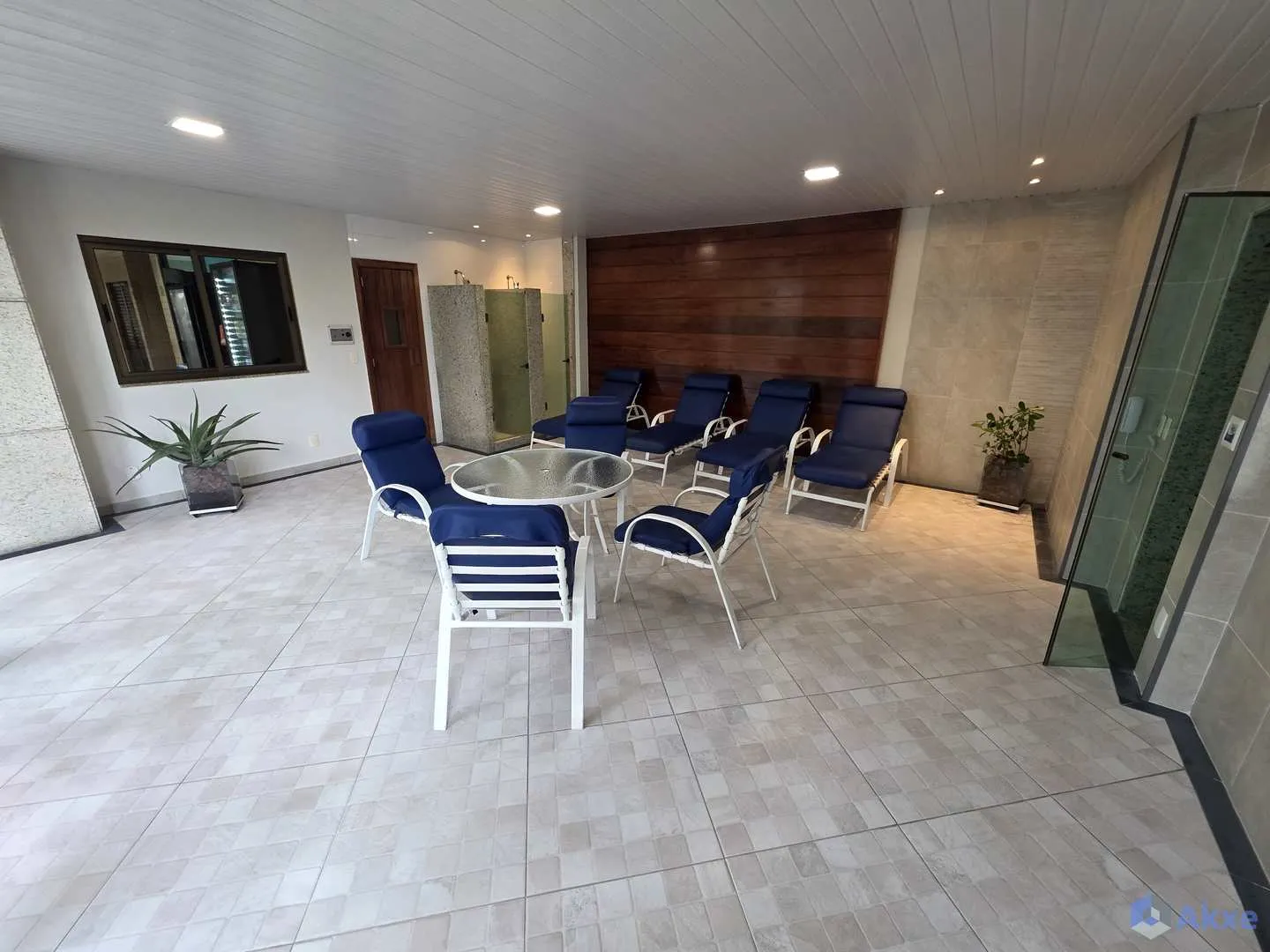 2-bedroom apartment with an enclosed glass balcony — photo 39