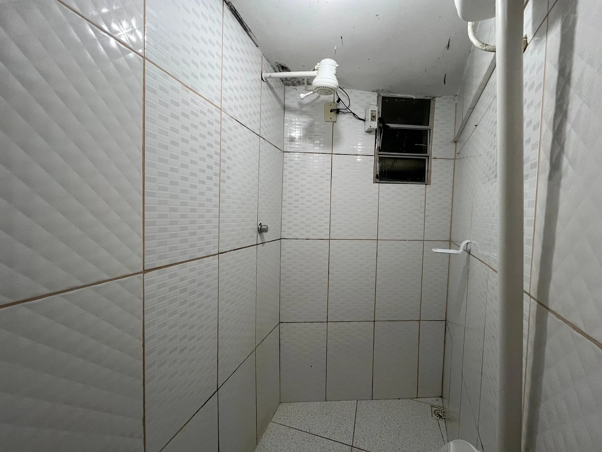 Casa de 1 quarto com cozinha compacta e área de serviço — photo 8