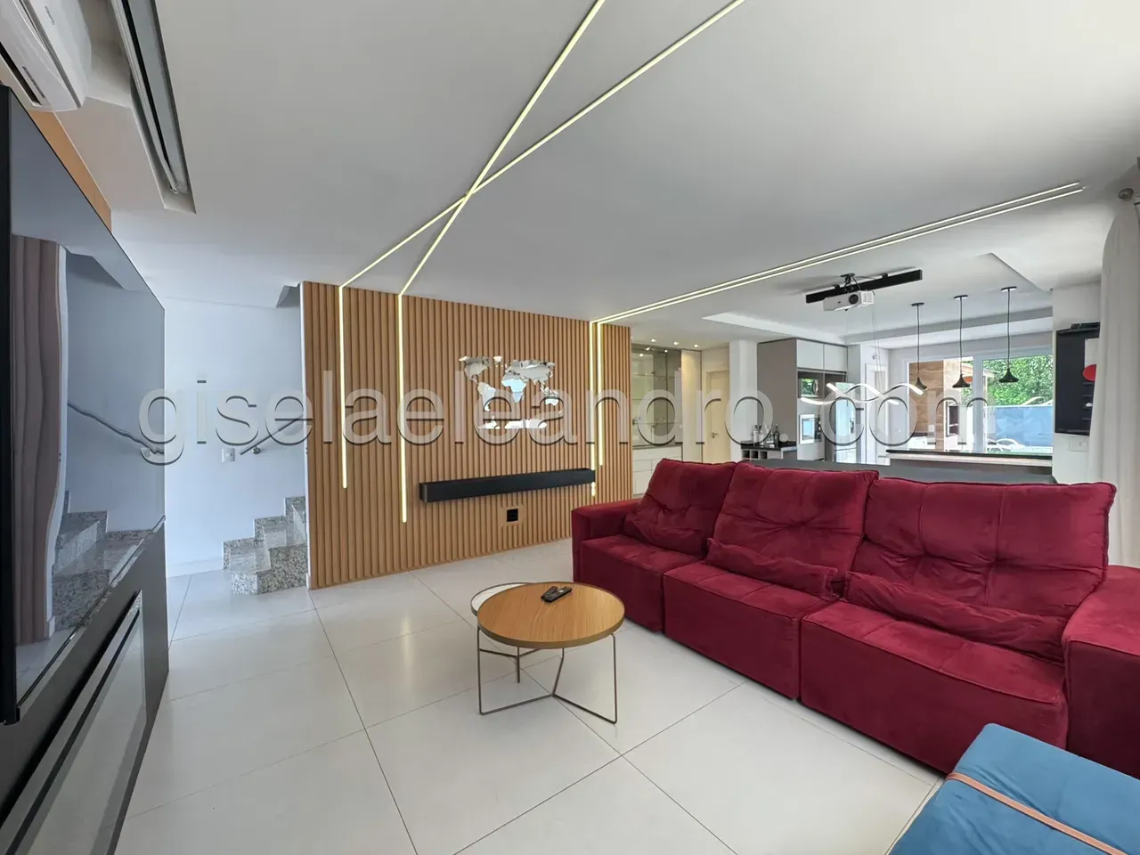 Furnished house with 4 bedrooms and open kitchen