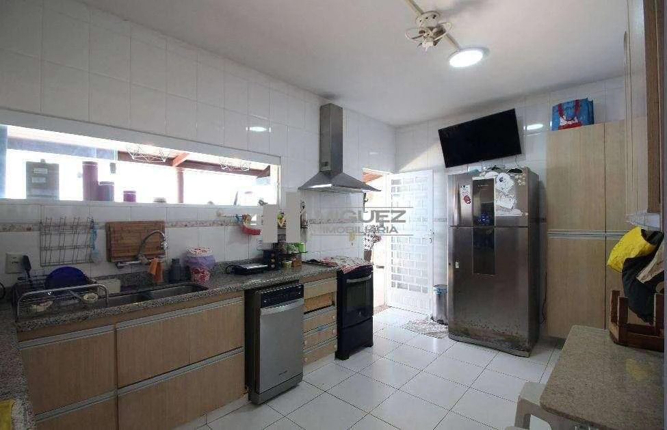 Casa mobiliada com varanda, 3 quartos e piscina — photo 26