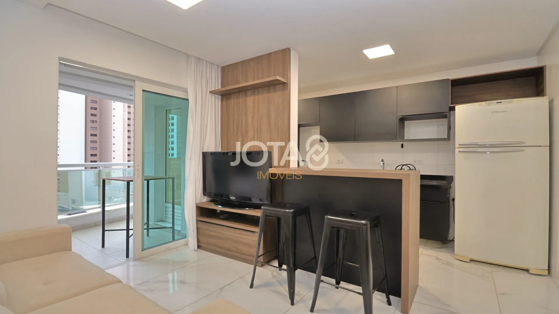 1-bedroom apartment with 66 m² and a balcony — photo 22
