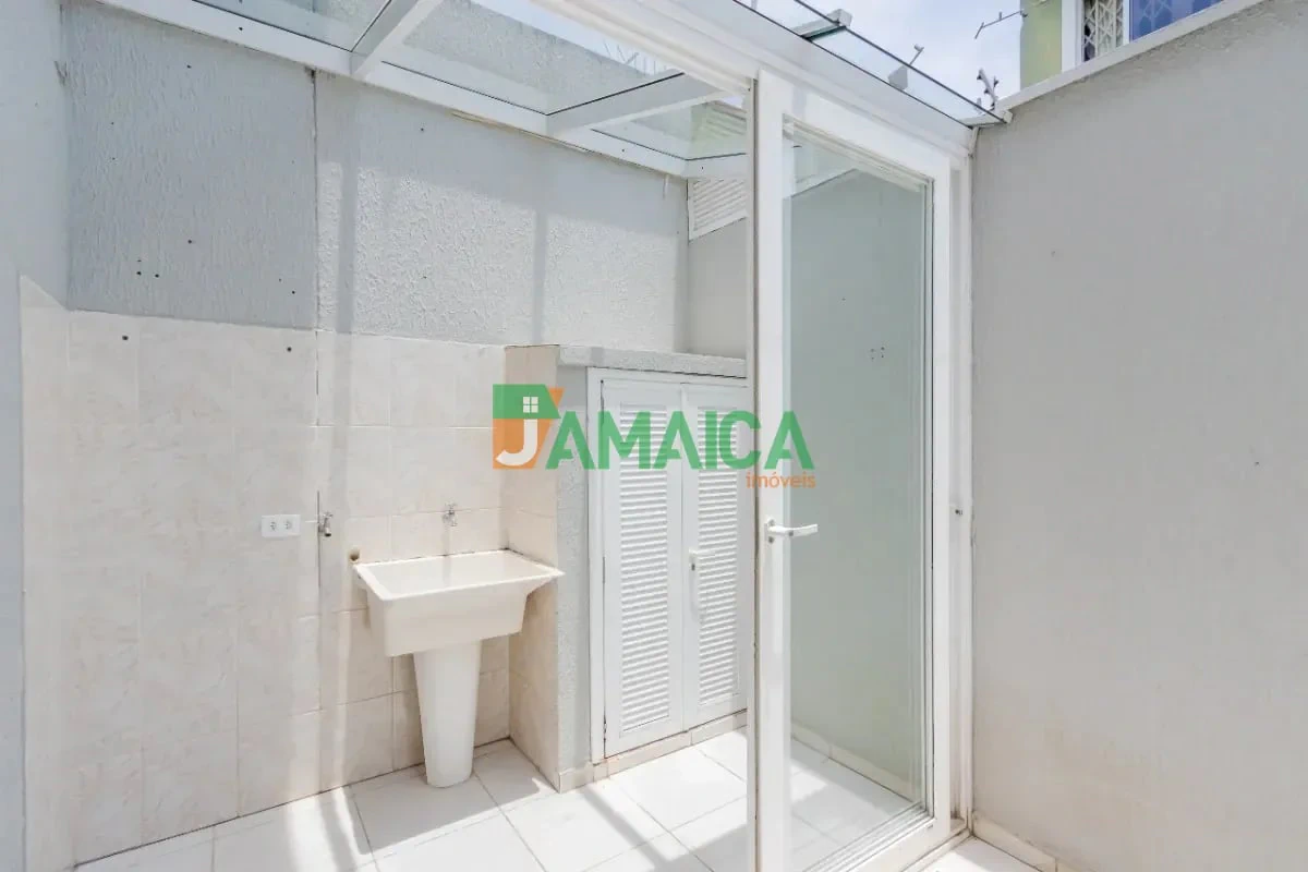 140 m² house with a home office and a walk-in closet — photo 21