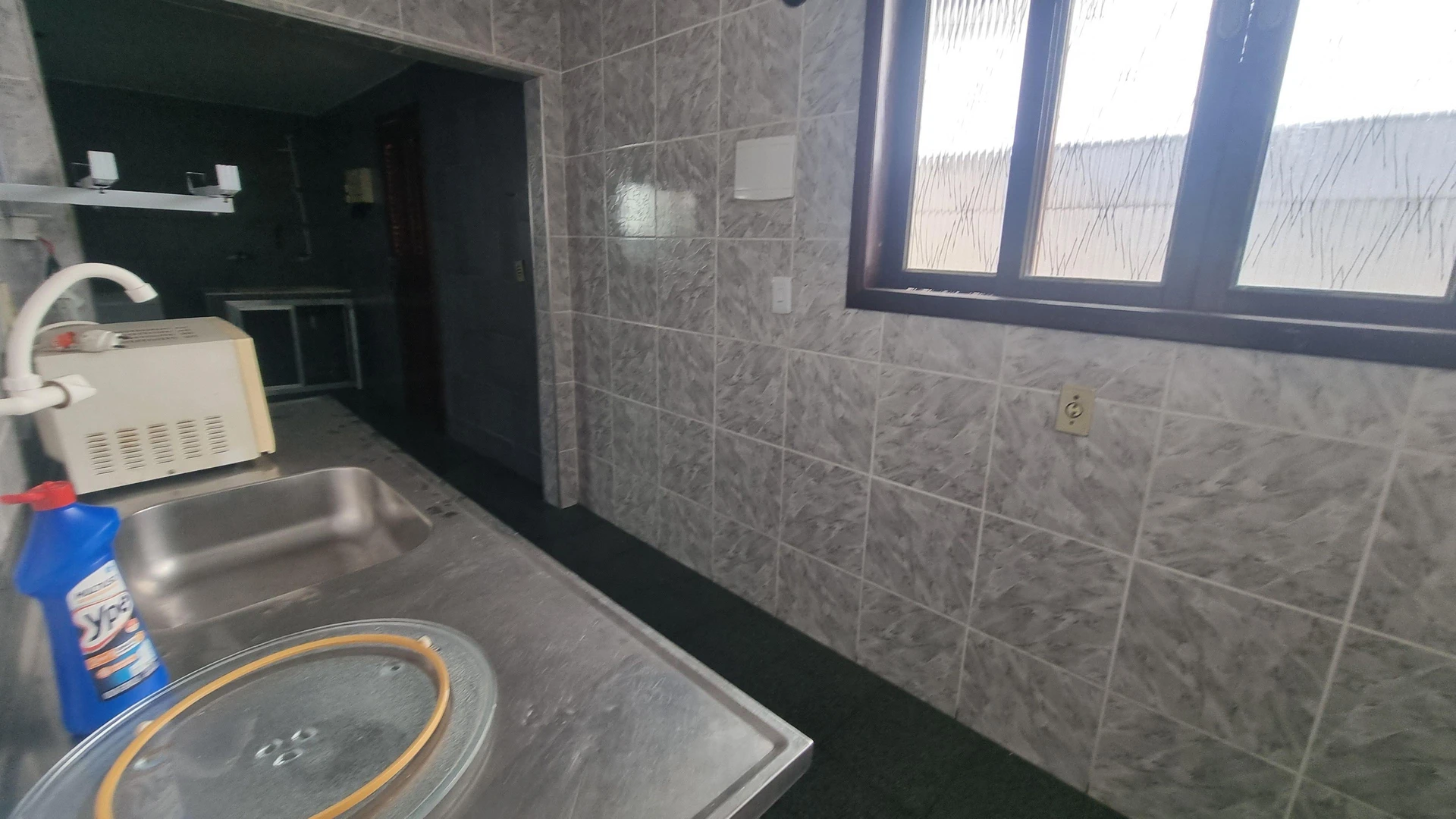Washing machine in a 5-bedroom house, 200 m² — photo 19