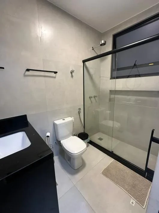 Furnished 1-bedroom apartment with open-plan kitchen — photo 5