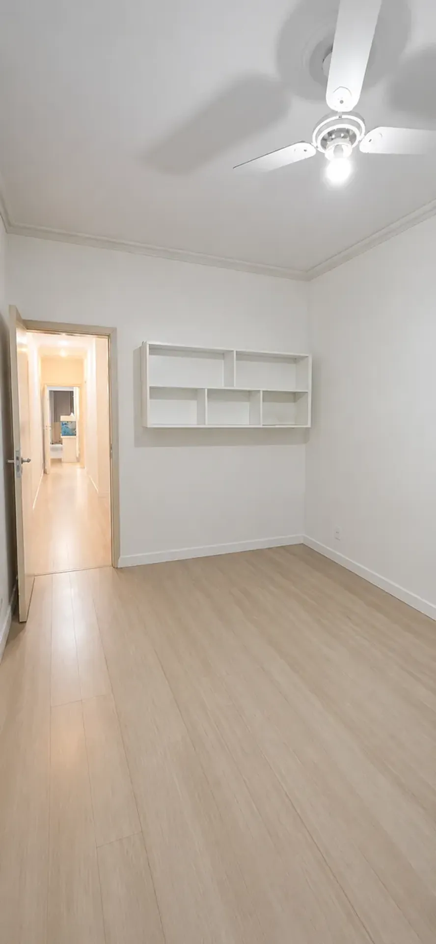 3-bedroom apartment with 2 bathrooms and glass balcony — photo 35