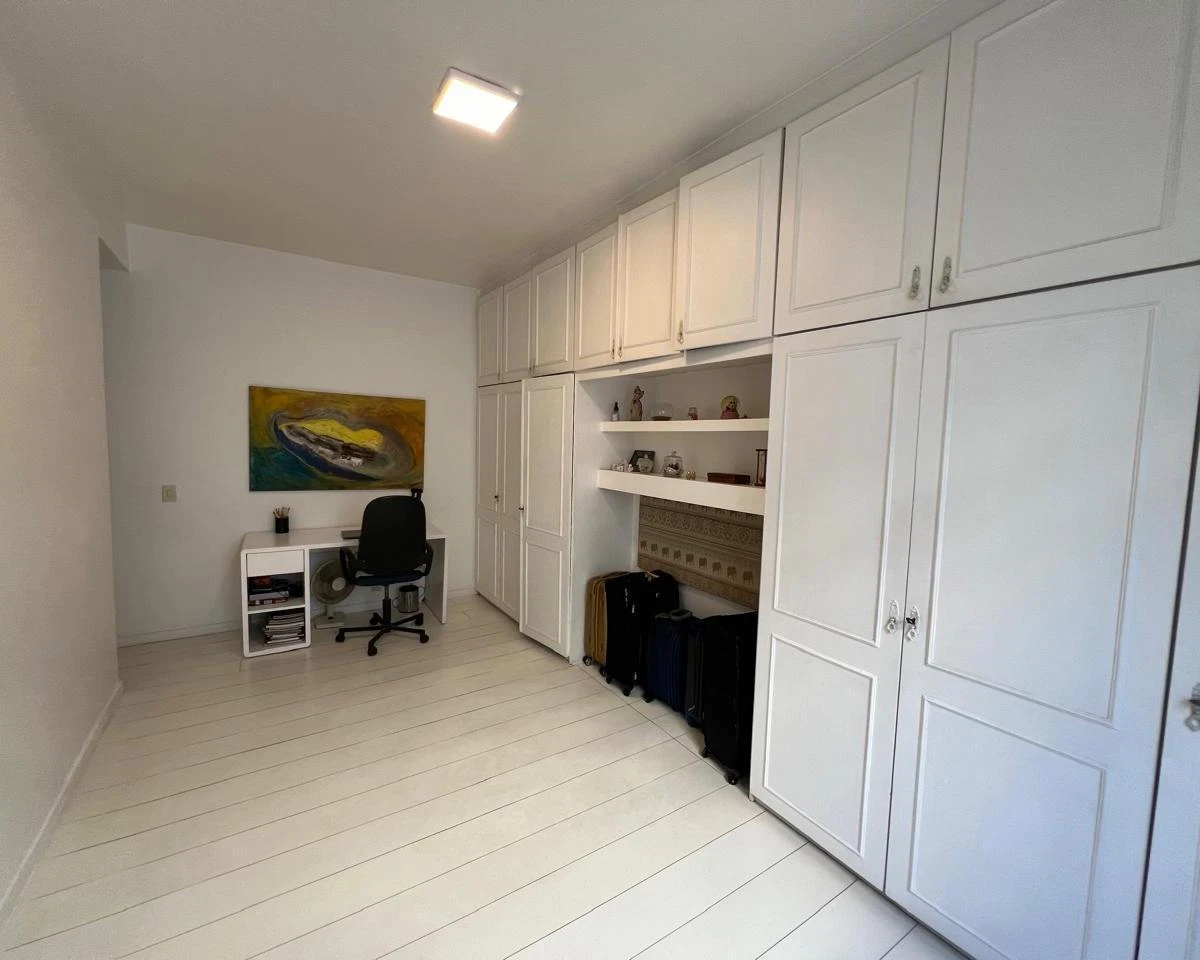 Furnished 170 m² apartment with 4 en-suite suites — photo 23