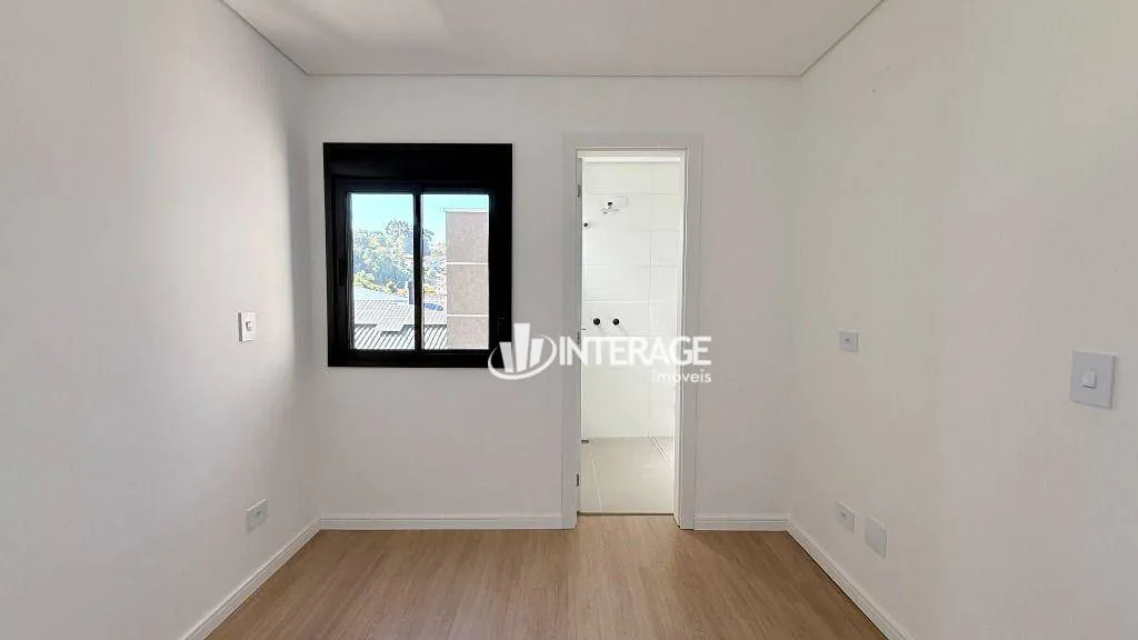 3-suite townhouse with private BBQ and garden — photo 13