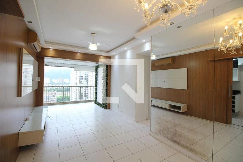 2-bedroom apartment with en-suite and glass balcony — photo 4