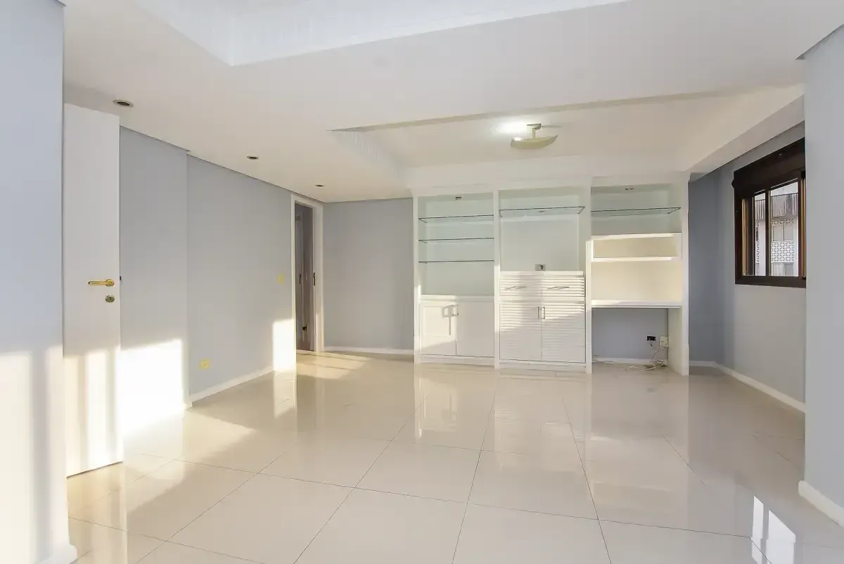 2-bedroom apartment with a home office — photo 40