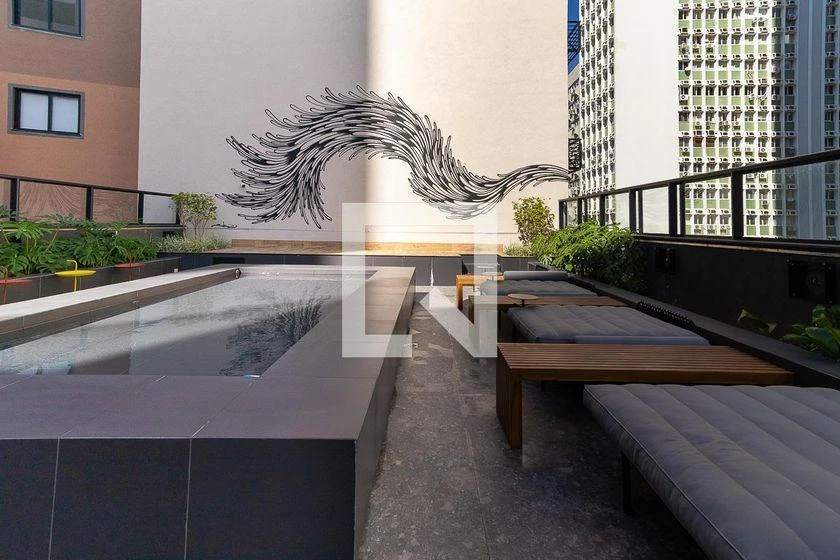 Balcony with a grill in a one-bedroom apartment, 32 m² — photo 38
