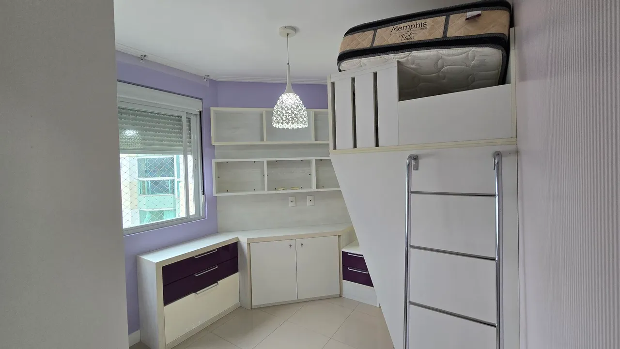 3-bedroom apartment in a building with a gym — photo 14