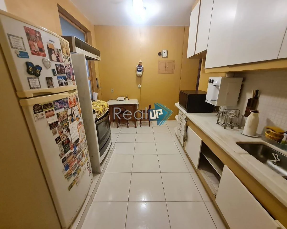 Apartment with 4 bedrooms and 5 bathrooms and 2 parking spaces — photo 37