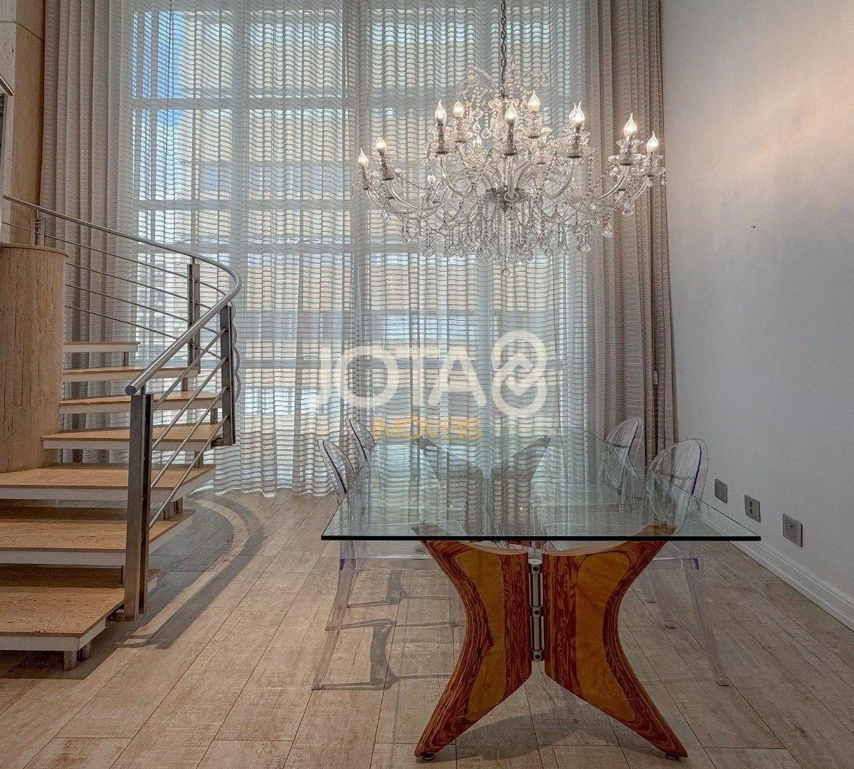 2-bedroom apartment in a building with a gym — photo 33