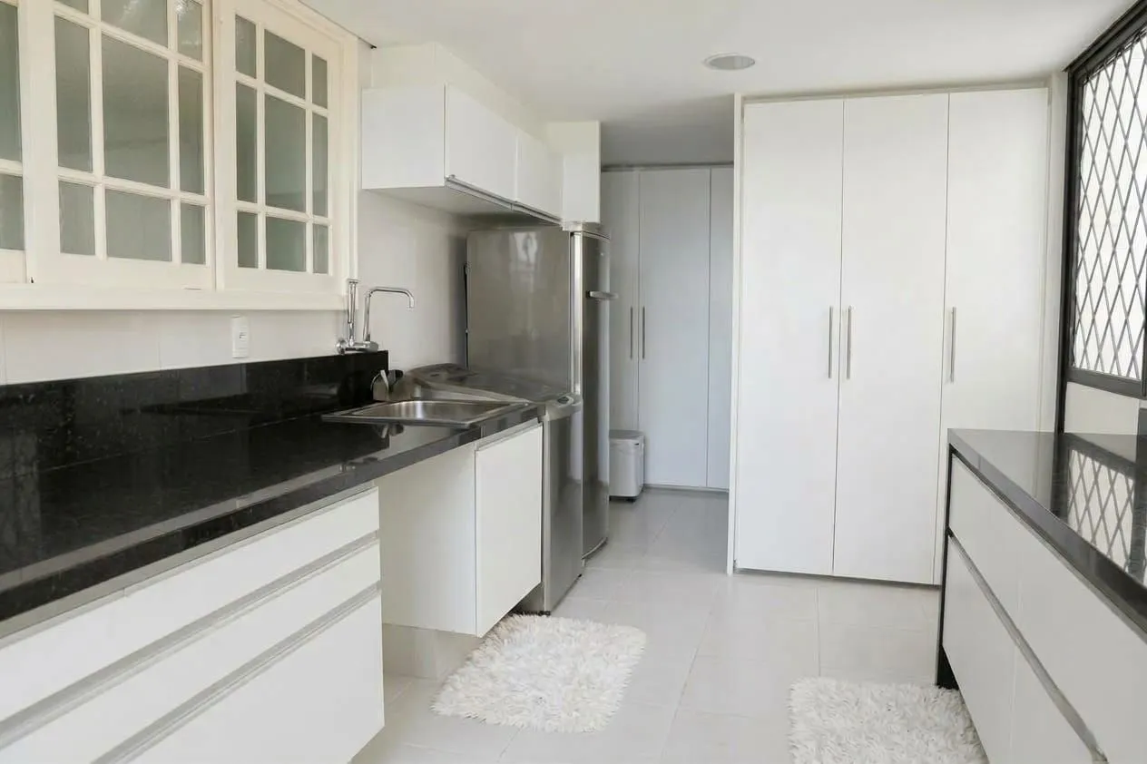 Apartamento amueblado de 4 dormitorios con 327 m² y balcón — photo 18