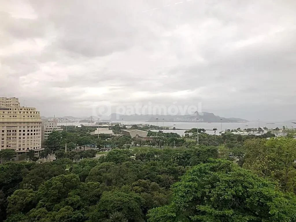 Unfurnished 350 m² apartment with built-in cabinets — photo 17