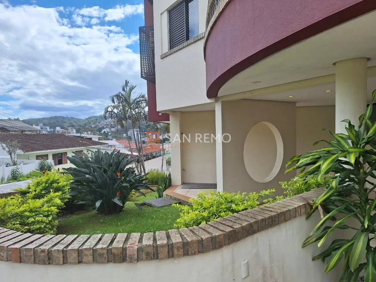 2-bedroom apartment with a mountain view in Florianópolis — photo 13