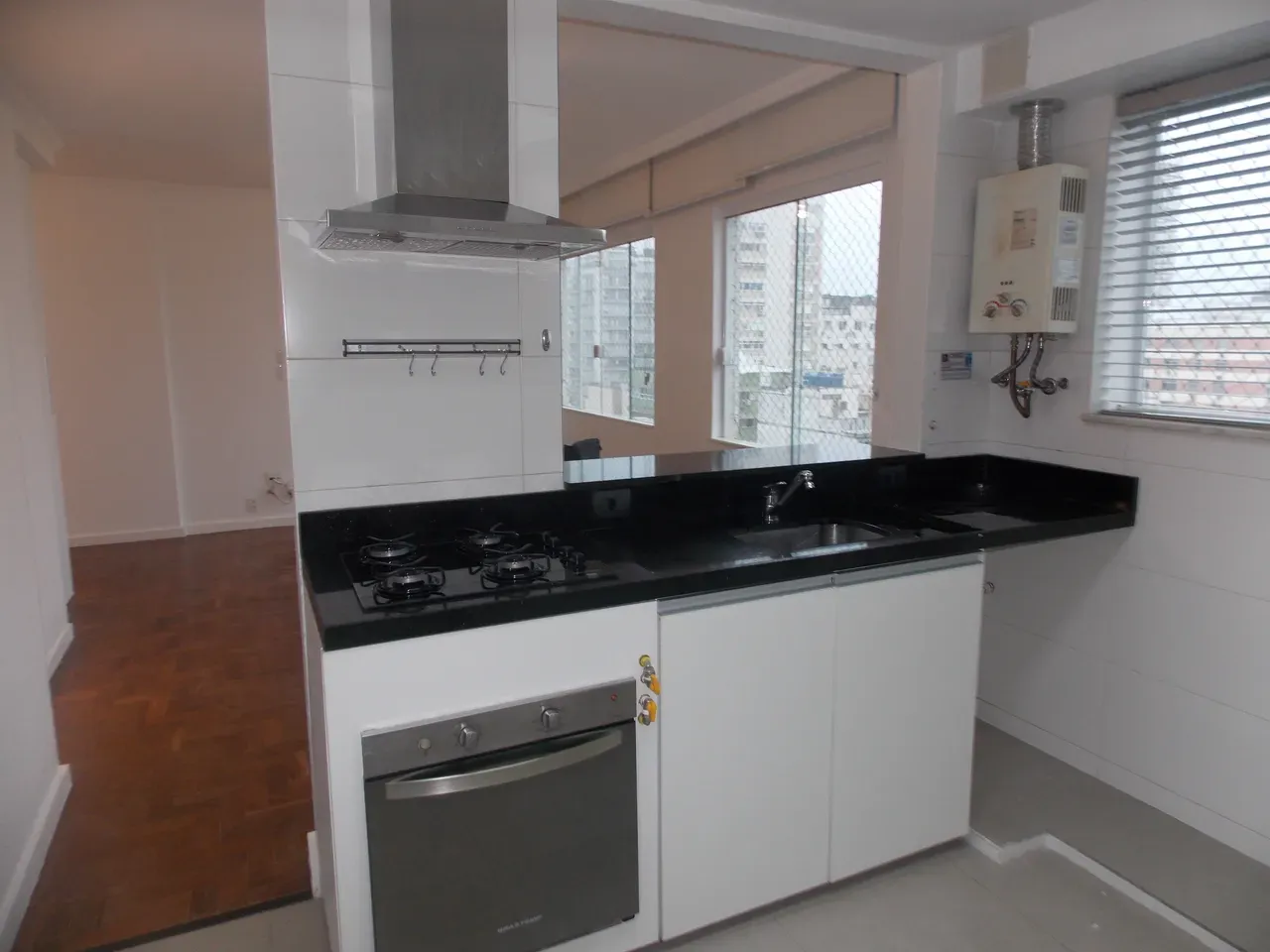 Apartamento, 52 m², com piso de madeira ou laminado — photo 3