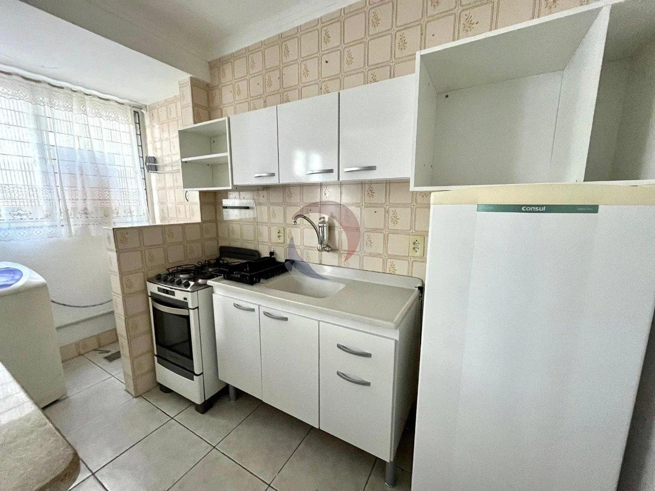 One-bedroom apartment with a washing machine — photo 7
