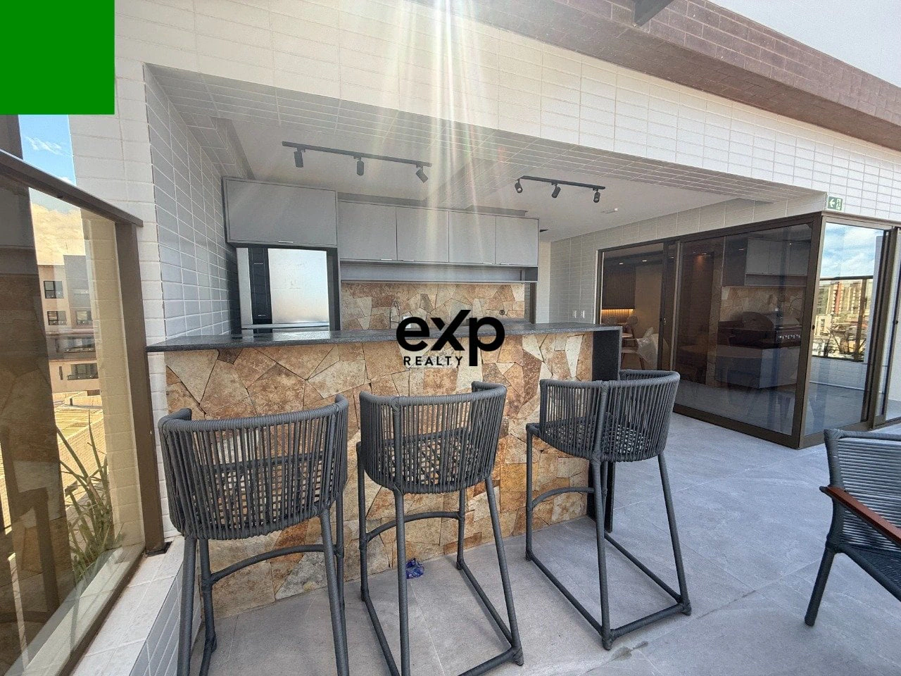 3-bedroom apartment, 2 with their own bathrooms, 76 m² — photo 10
