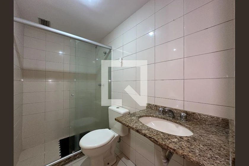 3-bedroom apartment in a building with a gym — photo 44