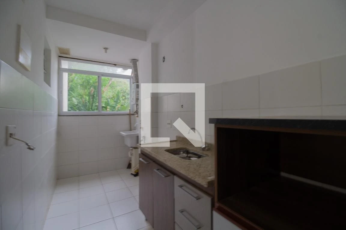 Unfurnished apartment with 3 bedrooms and 1 parking spot — photo 2