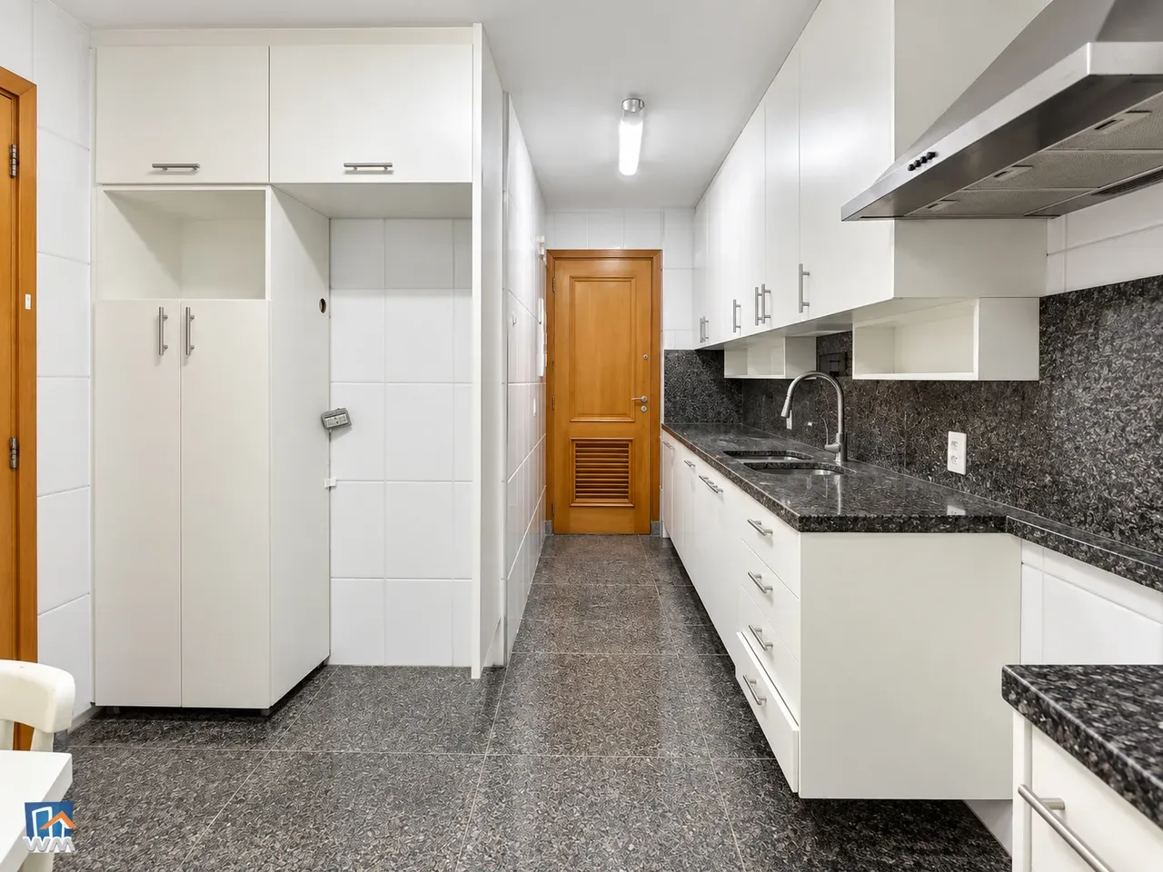 Park view in a 3-bedroom apartment, 120 m² — photo 23