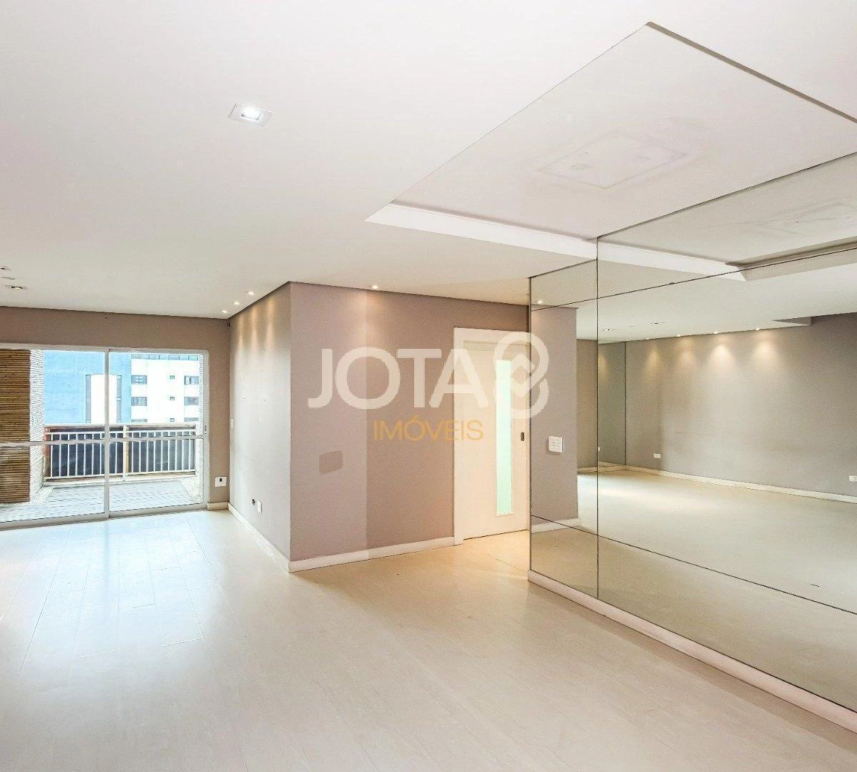 Apartment, 213 m², with a bathtub — photo 14
