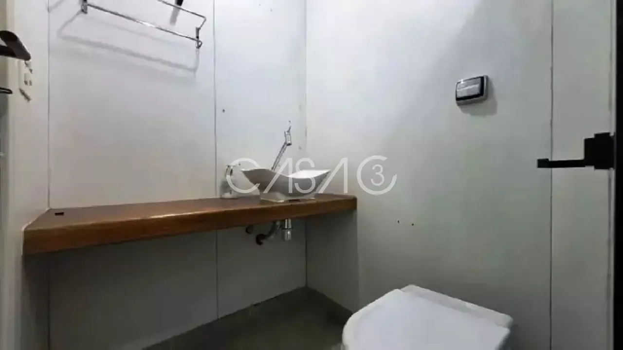 190 m² apartment with a walk-in closet and a water view — photo 21