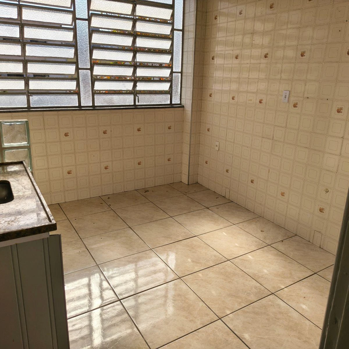 2-bedroom apartment with wood or laminate floors