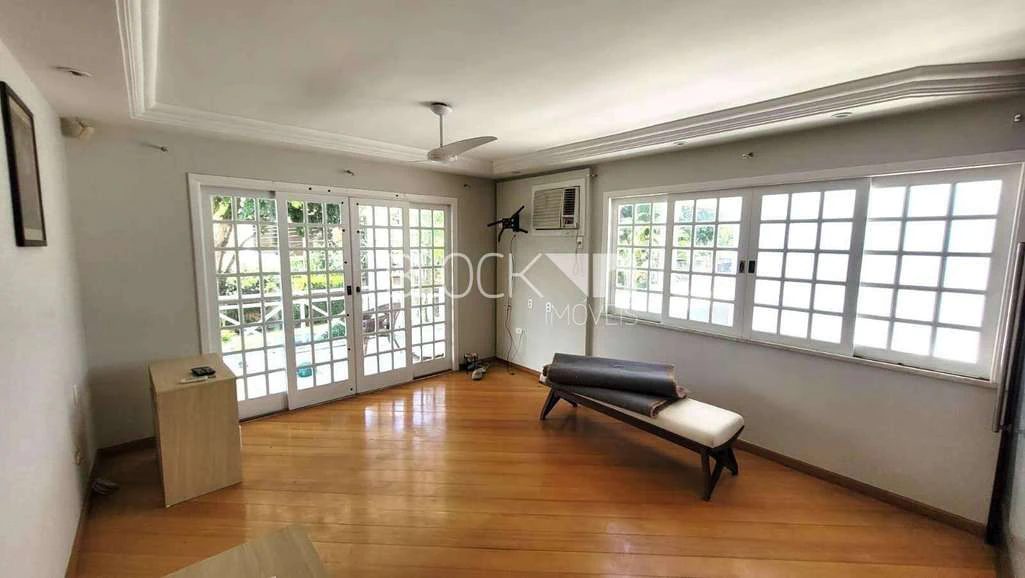 600 m² house with 4 bedrooms and 3 en-suite bathrooms — photo 26