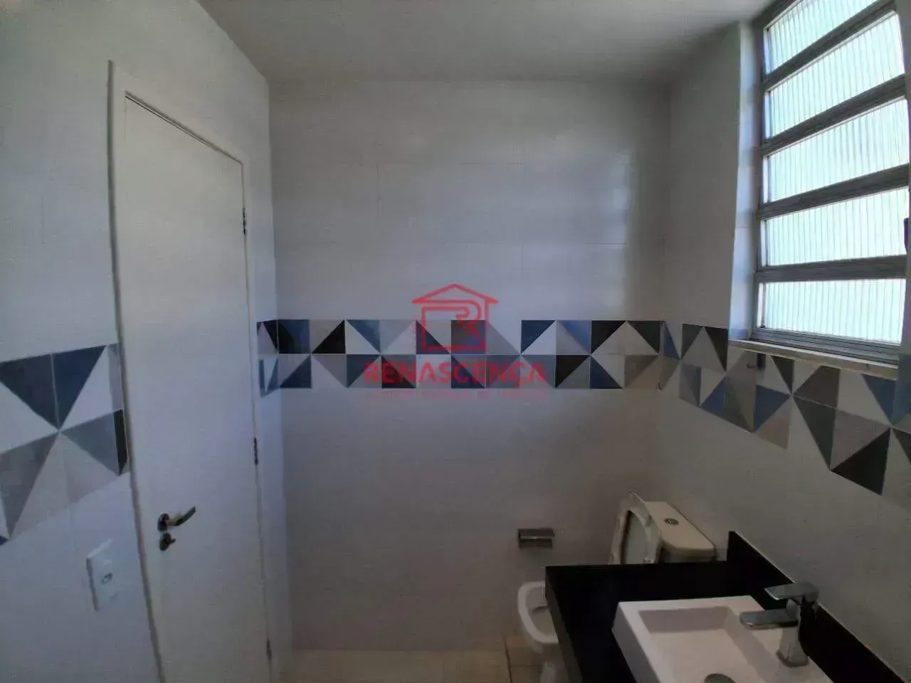 Apartamento de 2 quartos com 3 banheiros e cozinha planejada — photo 21