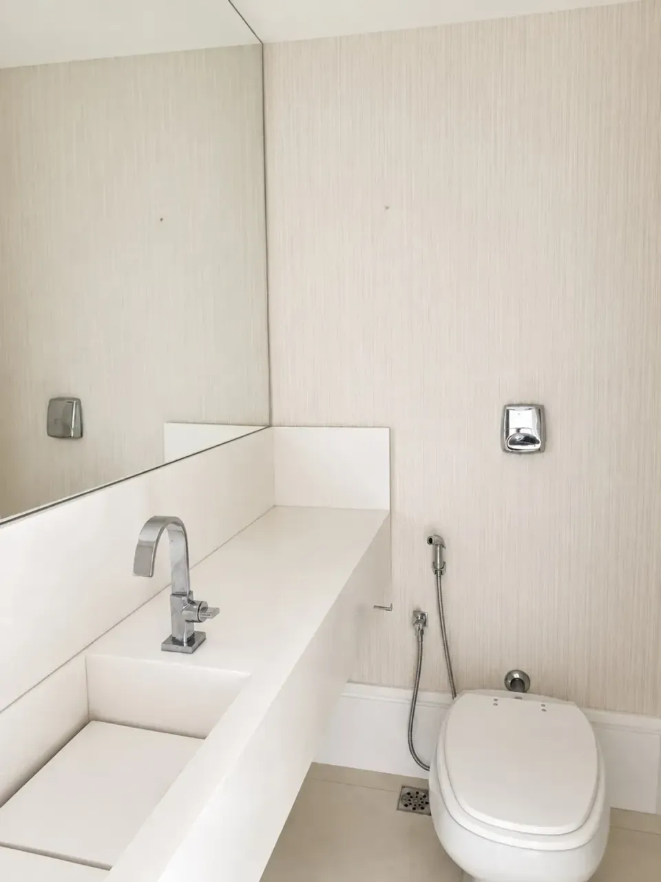 Furnished apartment with 3 bedrooms and 4 bathrooms — photo 11