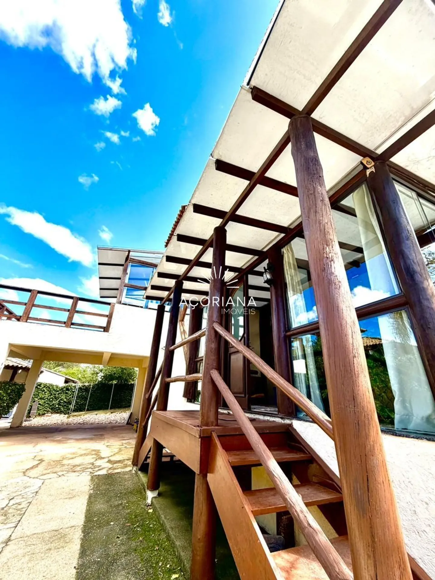 Floor-to-ceiling windows in a 3-bedroom house, 224 m² — photo 12
