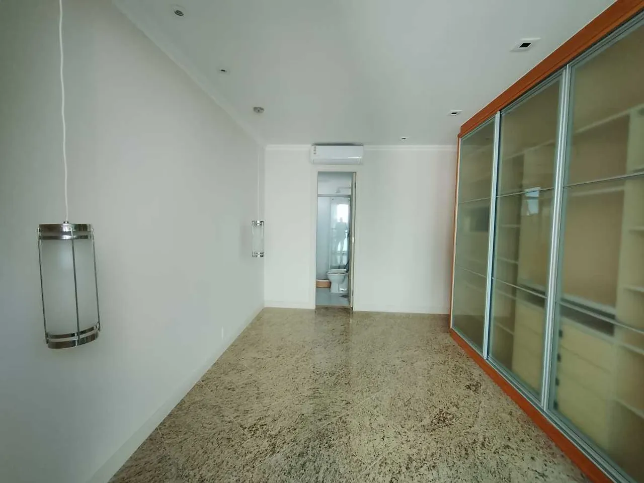 Apartamento mobiliado com 3 quartos e 5 banheiros — photo 3