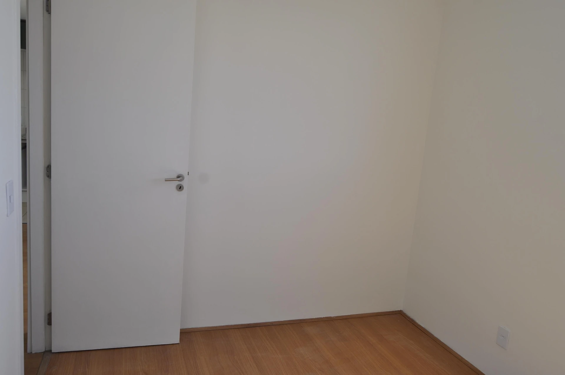 Балкон с грилем и 2 спальни: квартира 47 м² — photo 32
