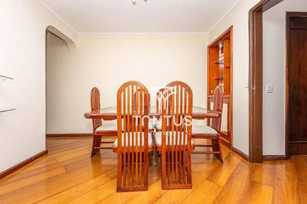 98 m² apartment with 2 bedrooms and a closed kitchen