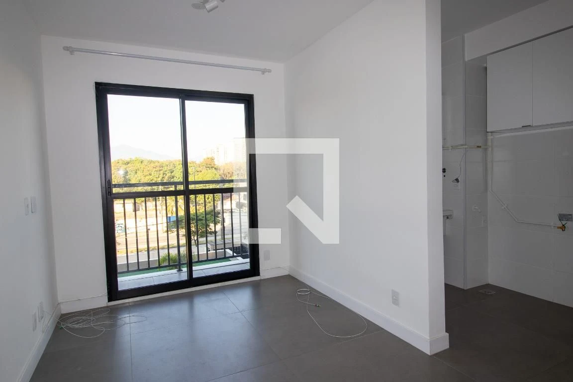 One-bedroom apartment in a building with a gym — photo 30