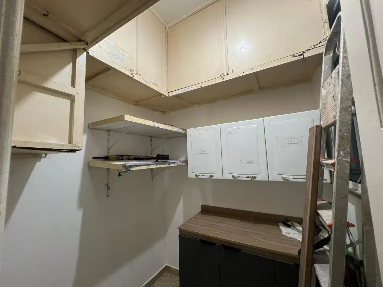 Apartamento sem mobília com 3 quartos e fogão a gás — photo 12