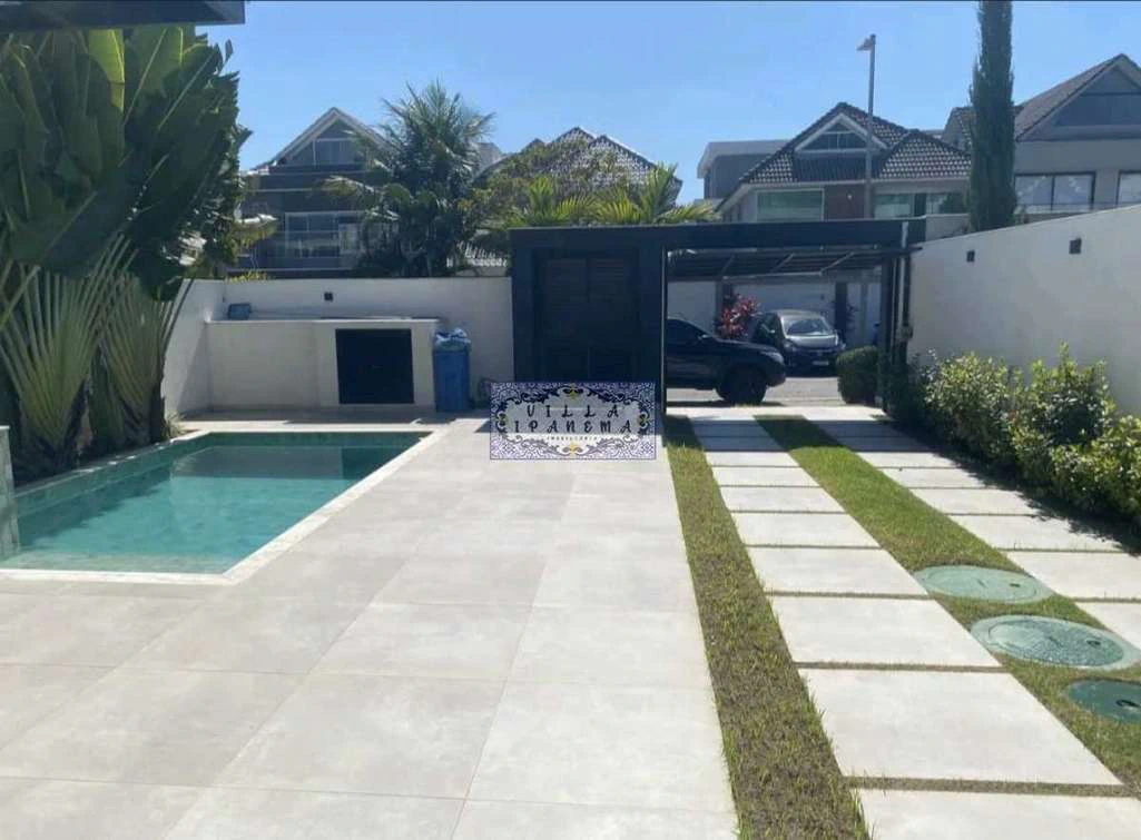 515 m² house with 5 en-suite bedrooms and 2 parking spots — photo 9